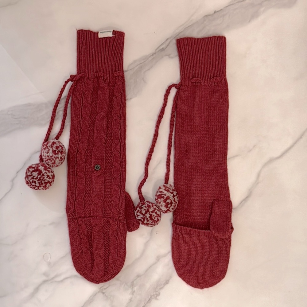 Abercrombie & Fitch Red Knit Mittens with Pom Poms